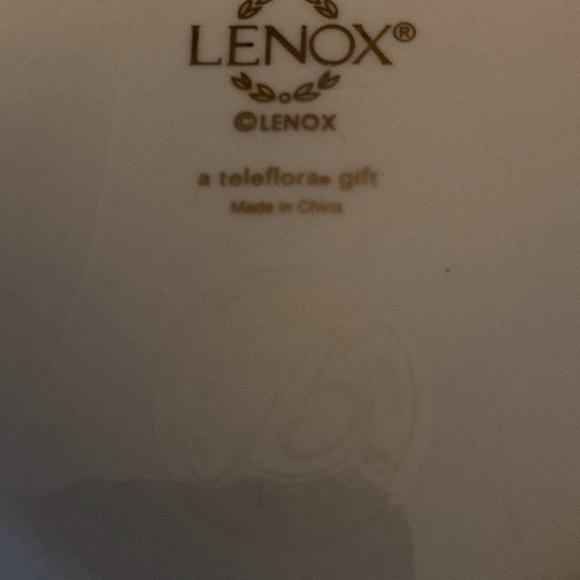 Lenox - Picture 5 of 5